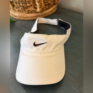 Nike Dri-FIt golf visor in white with black trim
